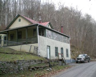 Historic Mill Keeper's House, Fronting Along Buffalo Creek, Rockbridge Co. , Va - Lexington - Building