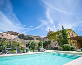La Demeure de Cybèle | Gîte 10 pers. Drôme Provençale | Swimming pool & play area - Chamaret - Piscina