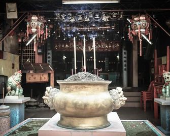 8 Boutique By The Sea - George Town