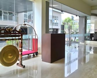Horison Hotel Sukabumi - Sukabumi - Lobby