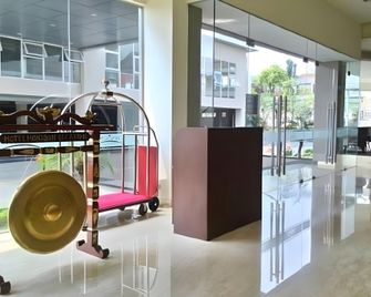 Horison Hotel Sukabumi - Sukabumi - Lobby