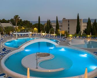 Bluesun Hotel Bonaca - Bol - Bazén