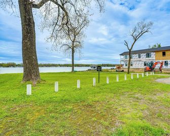 Kayak, Fish, Boat And Swim Home Near Lak - Dowagiac - Outdoors view
