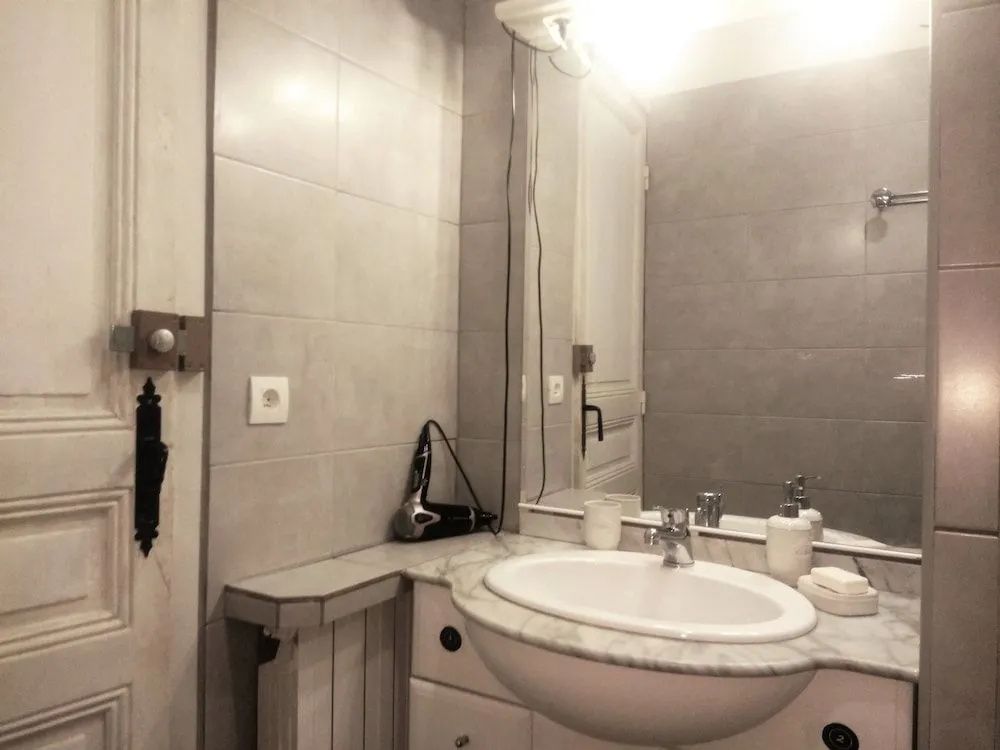 Nice Center Room - Nice