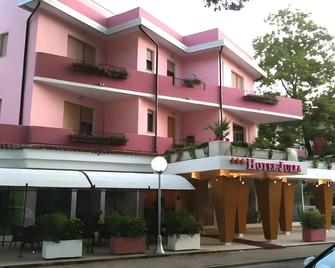 Hotel Julia - Comacchio - Edificio