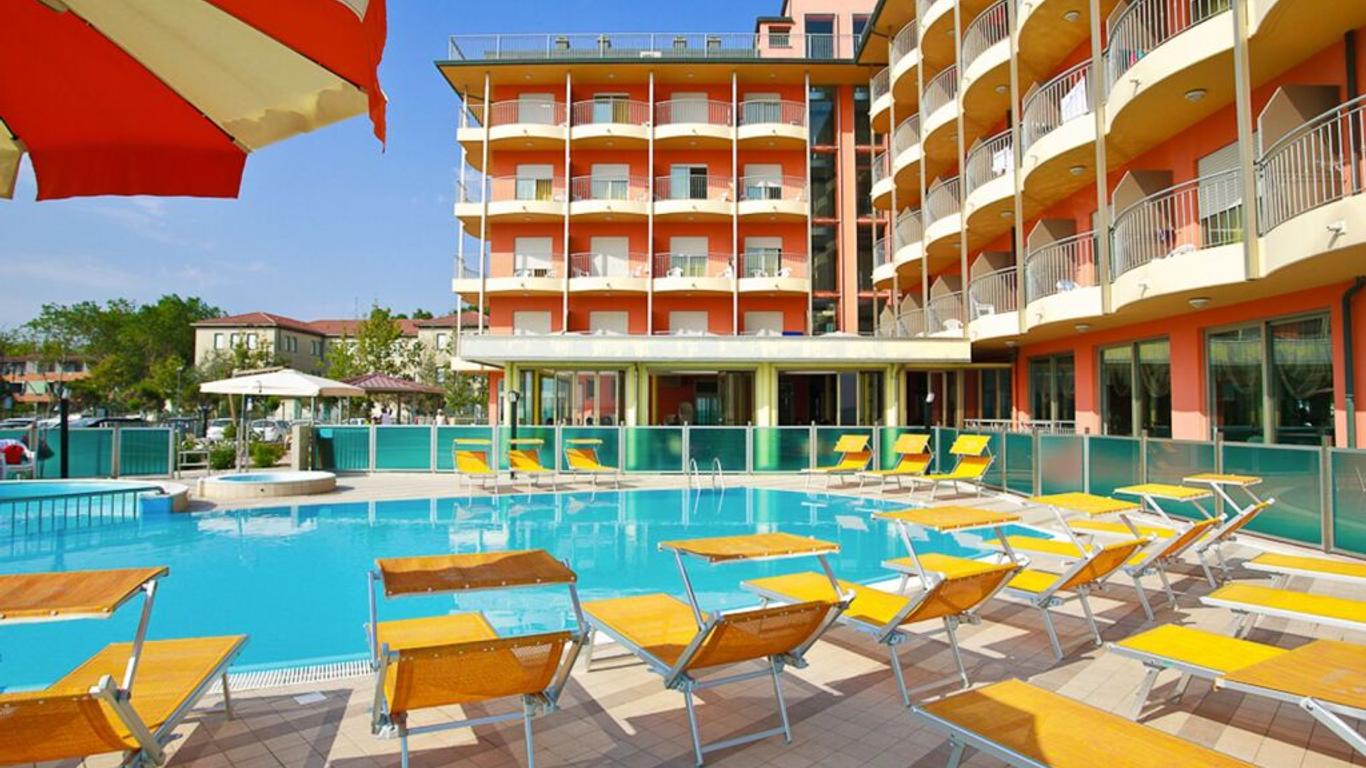 Hotel Adria Beach Club