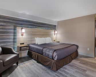 Yankee Clipper Inn, SureStay Collection by Best Western - North Conway - Bedroom