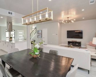 Metro Family Getaway 3 Bedroom 3 Bathroom - Houston - Essbereich