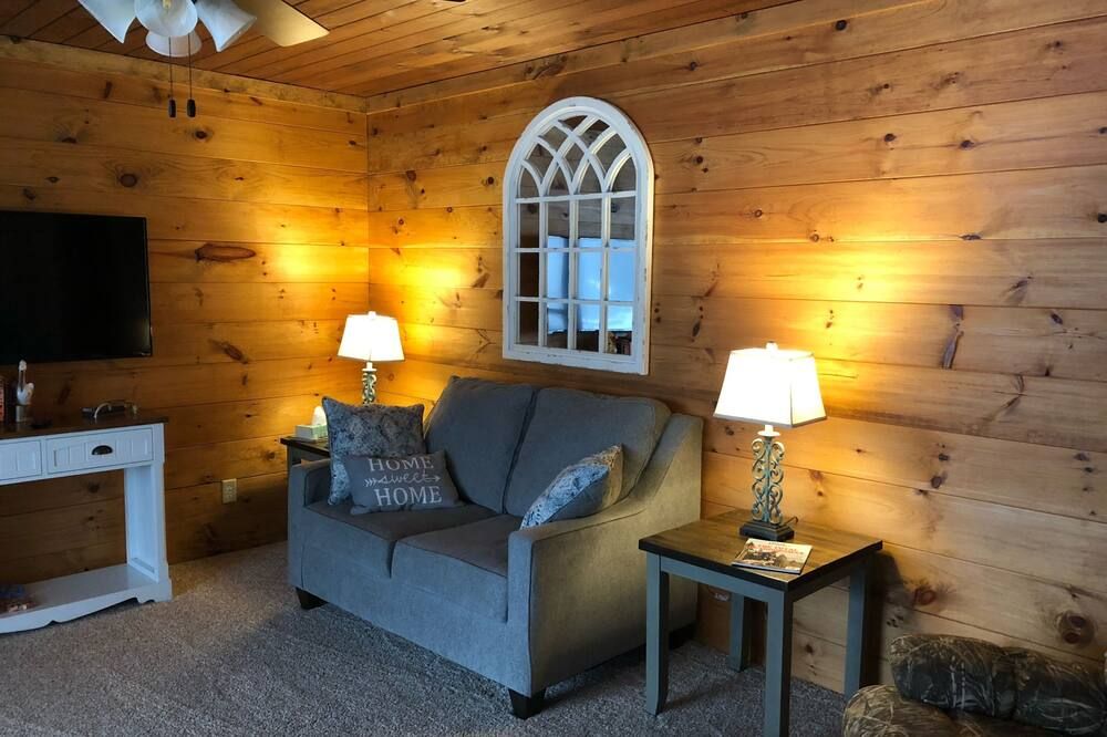 The River's Edge - Rare find along The Allegheny River 3 bedroom/ 1 1/2 bath