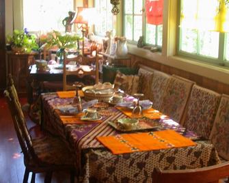 Hollyhock Country House - Сонома - Ресторан