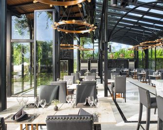 Cross Chiang Mai Riverside - צ'אנג מאי - מסעדה