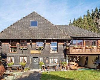 Apartment 'Ferienwohnung Steinhäusle 1' with Mountain View, Shared Terrace and Wi-Fi - Vöhrenbach - Building