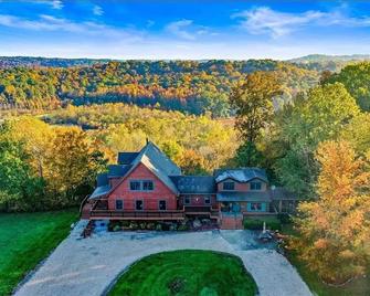Rustic/Modern Lodge near French Lick - Groups and Families - West Baden Springs - Edificio