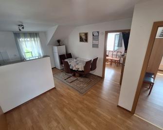 Apartma Asja - Brežice - Essbereich