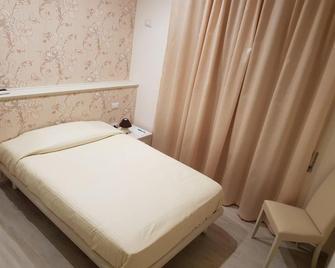 La Suite - Cassino - Schlafzimmer