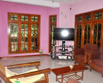 Alp Guest - Ella - Sala de estar