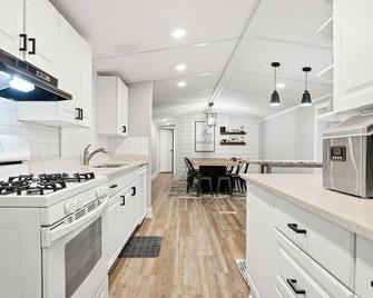 Lakeview Cottage - stunning views of Silver Lake. - Mears - Cocina