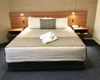 Ventura Inn & Suites Hamilton - Hamilton - Sovrum