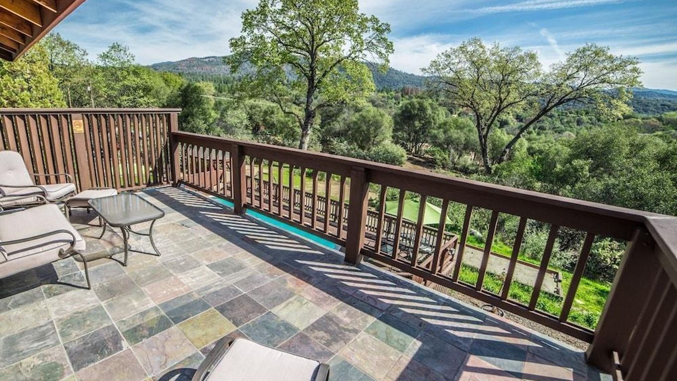 Yosemite's Nature's Inn Bed & Breakfast