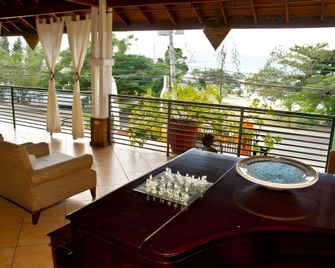 Altamont West Hotel - Bahía Montego - Balcón