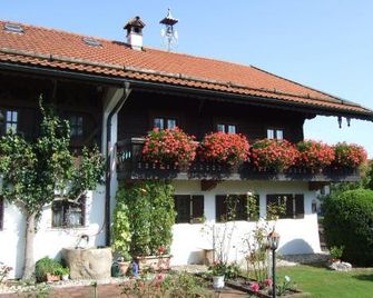 Gästehaus Banik - Seeon-Seebruck - Budova