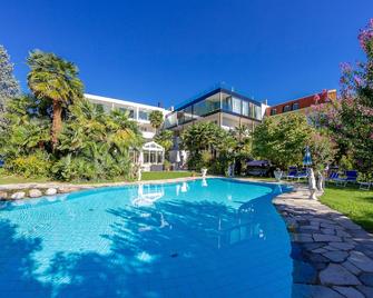 Hotel Gschwangut - Lana - Piscina