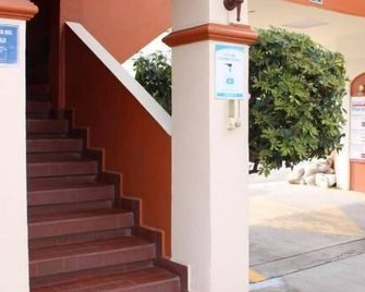 Hotel Hacienda - Ensenada - Trappen