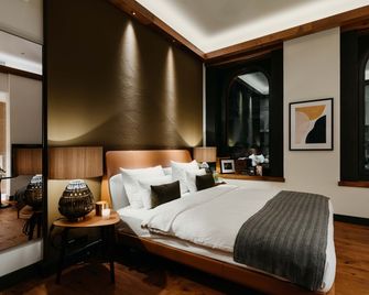 Do & Co Hotel München - Munich - Bedroom