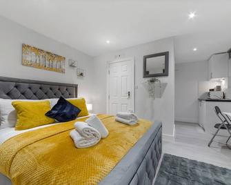 Serviced Ensuite Room Crystal Palace London Se20 - Beckenham - Bedroom