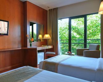 Oak Tree Emerald Hotel & Conventions Semarang - Semarang - Bedroom