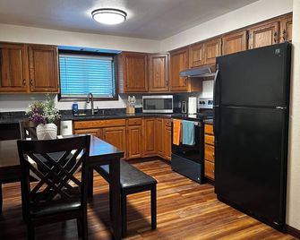 Spacious & comfy apt near JBER - Anchorage - Cocina