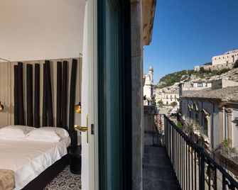 Palazzo Conti Camere & Suites - Scicli - Balcón