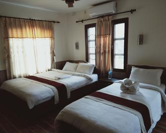 Hotel Jungle Vista - Chitwan - Bedroom