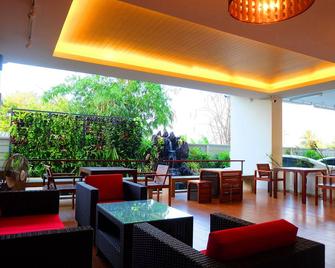 The Pride - Sam Phran - Lobby