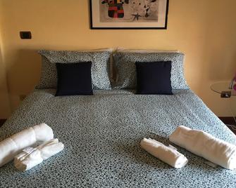 JFK b & b - Ciampino - Habitación