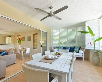 Cayman Villas - Port Douglas