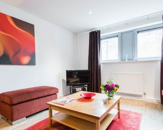 Premier Suites Newcastle - Newcastle upon Tyne - Huiskamer