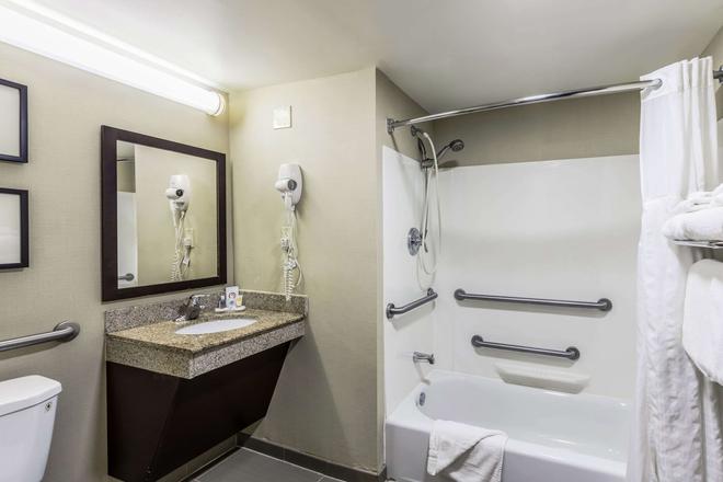 Comfort Inn 94 1 6 5 Medford Hotel Deals Reviews Kayak