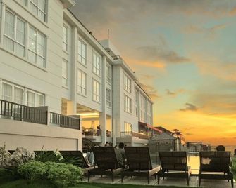 Hotel On The Rock - Kupang - Budova