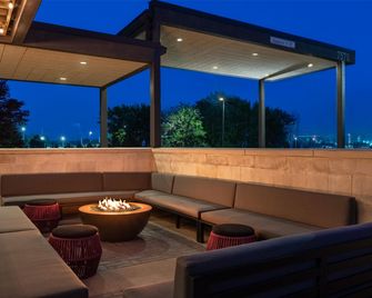 Home2 Suites by Hilton Florence/Cincinnati Airport South - Florence - Building