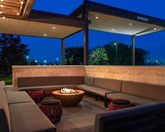 Home2 Suites by Hilton Florence/Cincinnati Airport South - Florence - Edificio