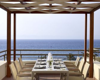 Amus Hotel & Spa - לאליסוס - מרפסת