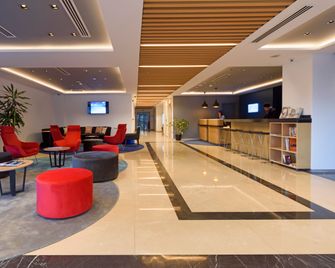 Holiday Inn Express Istanbul - Altunizade By IHG - Istanbul - Building
