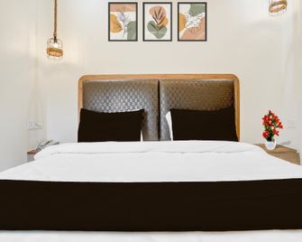 Super Townhouse Lahartara Railway Bridge Near Bus Stop - Benares - Slaapkamer