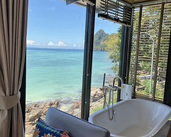 The Cobble Beach - Wyspy Phi Phi - Balkon