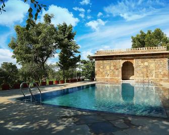 Cabana- 5 Bhk Luxury Villa Near Udaipur - Udaipur - Piscina
