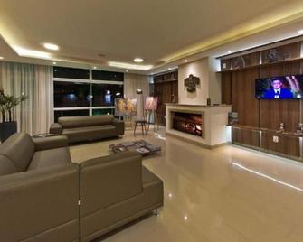 Sky Premium Hotel Gramado - Ótima Localização - גרמאדו - דלפק קבלה