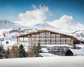 Hotel Almhof - Galtur - Building