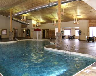 Holiday Inn Express Munising-Lakeview - Munising - Pool