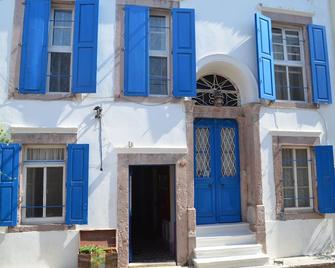 Cunda Adali Pansiyon - Ayvalik - Building